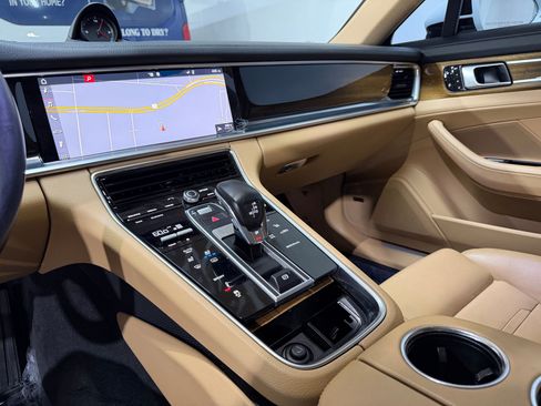 Used 2018 Porsche Panamera 4 AWD/4WD image 15
