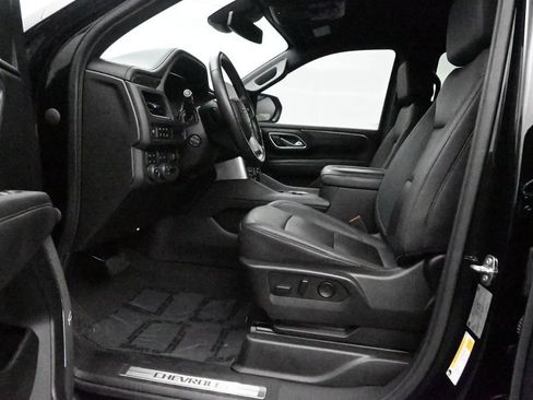 Used 2023 Chevrolet Suburban Z71 w/ Luxury Package AWD/4WD image 12