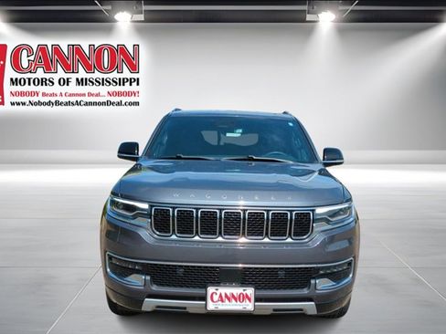 Used 2023 Jeep Wagoneer L Series II image 7