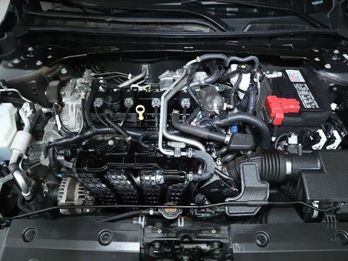 Used 2024 Nissan Altima 2.5 SV FWD image 35