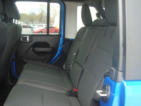 Used 2024 Jeep Wrangler Unlimited AWD/4WD image 18