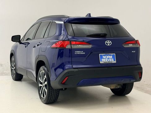 Used 2022 Toyota Corolla Cross XLE w/ Convenience Package FWD image 7