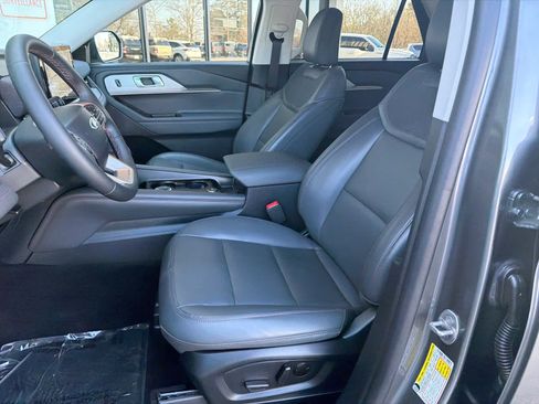 New 2026 Ford Explorer Active w/ Active Comfort Package image 17