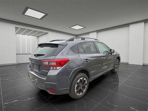 Certified 2022 Subaru Crosstrek 2.0i image 8