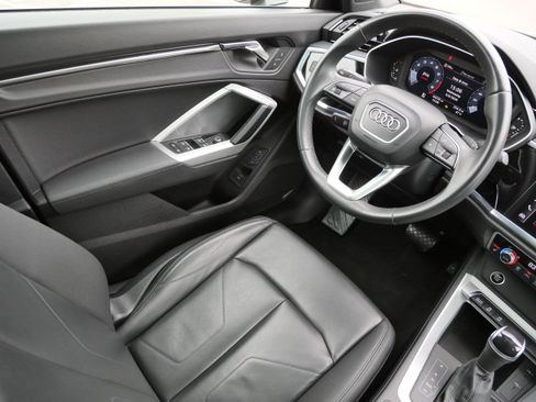 Used 2023 Audi Q3 2.0T Premium w/ Convenience Package AWD/4WD image 9