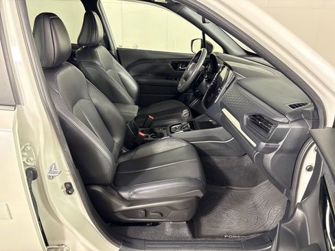 Used 2025 Subaru Forester Limited w/ Popular Package #2 AWD/4WD image 6