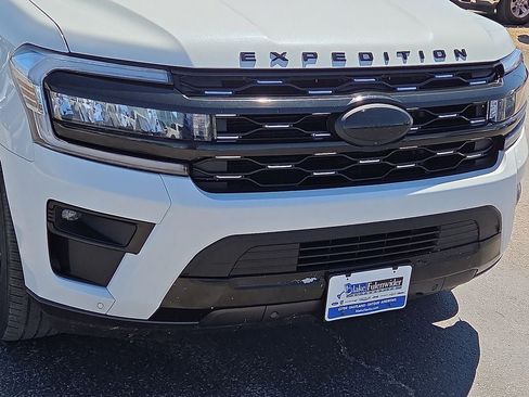 Used 2023 Ford Expedition Limited RWD image 9