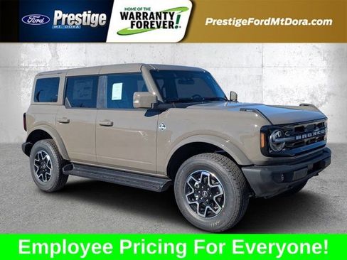 New 2025 Ford Bronco Outer Banks AWD/4WD image 1