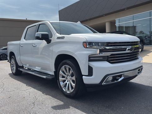Used 2022 Chevrolet Silverado 1500 High Country w/ LPO, Dark Essentials Package AWD/4WD image 3