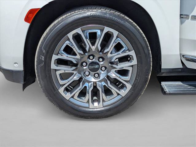 Used 2023 GMC Yukon XL Denali Ultimate AWD/4WD image 30