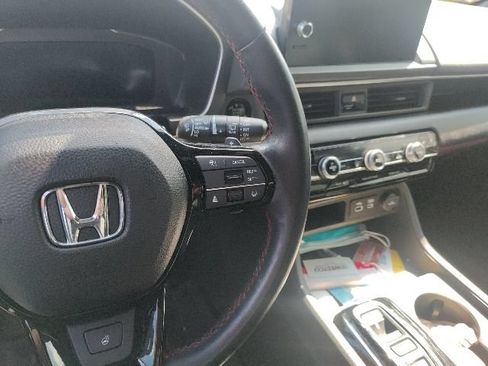 Used 2025 Honda Pilot Black Edition image 21