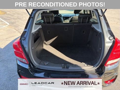 Used 2019 Chevrolet Trax LT w/ LT Convenience Package AWD/4WD image 15