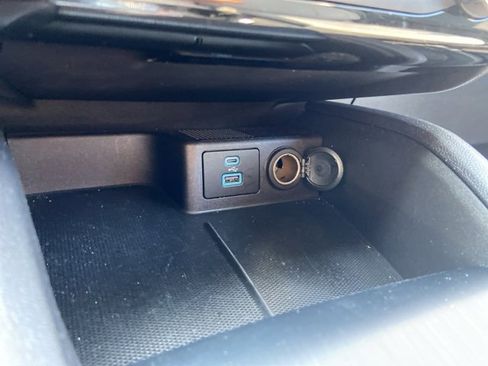 Used 2022 Ford Escape SE image 18