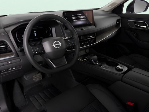 Used 2025 Nissan Rogue Platinum AWD/4WD image 11