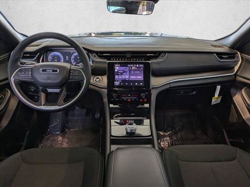 Used 2025 Jeep Grand Cherokee L Laredo RWD image 17