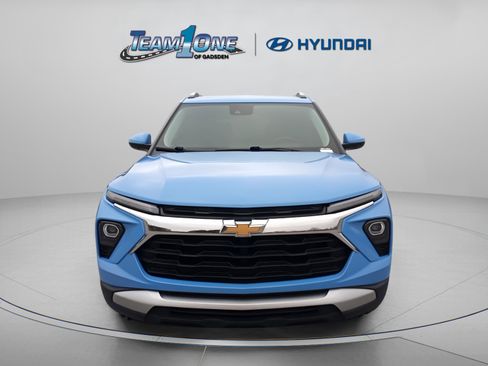 Used 2024 Chevrolet TrailBlazer LT image 2