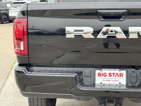 Used 2025 RAM 2500 Laramie AWD/4WD image 9