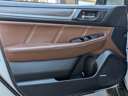 Used 2019 Subaru Outback 3.6R Touring w/ Popular Package #3A image 16