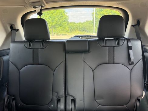 Used 2023 Honda Pilot Touring image 22
