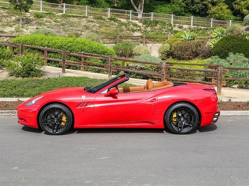 Used 2010 Ferrari California image 4
