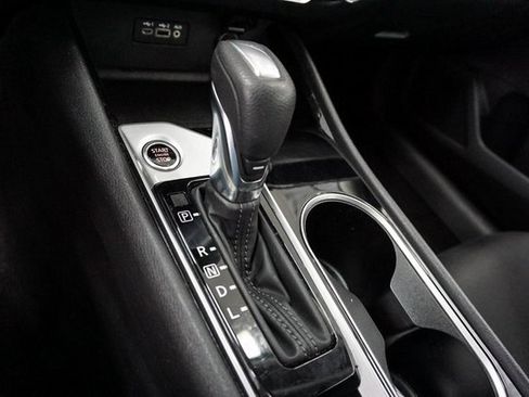 Used 2024 Nissan Altima 2.5 SV image 17