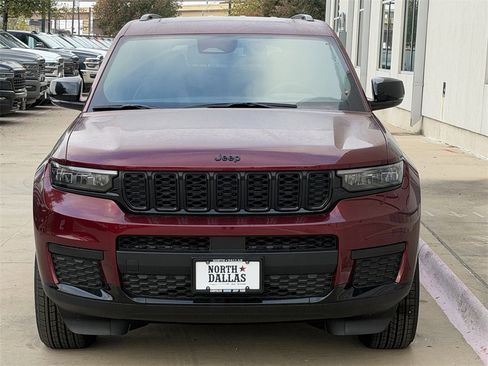New 2025 Jeep Grand Cherokee L Altitude image 3