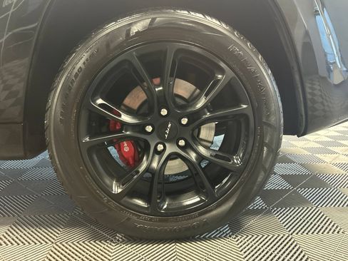 Used 2017 Jeep Grand Cherokee SRT AWD/4WD image 8
