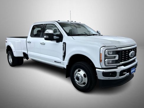 Used 2023 Ford F350 Lariat w/ Lariat Ultimate Package AWD/4WD image 3