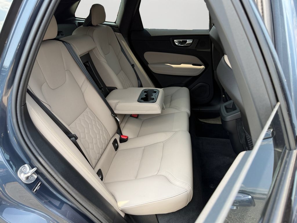 Certified 2026 Volvo XC60 B5 Plus w/ Climate Package AWD/4WD image 11