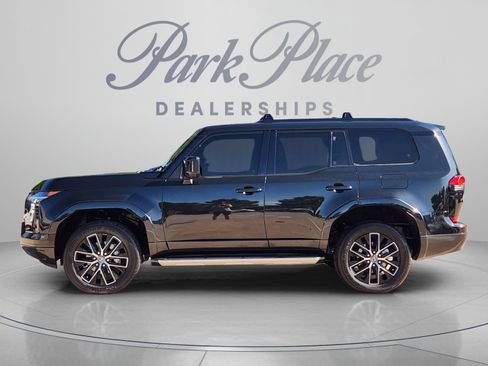 Used 2024 Lexus GX 550 w/ Cold Area Package AWD/4WD image 2