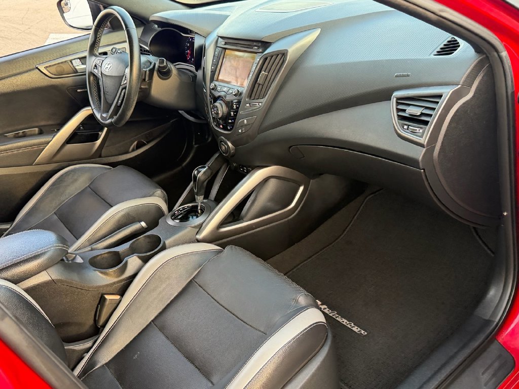 Used 2016 Hyundai Veloster Turbo FWD image 14