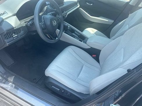 Used 2023 Honda Accord EX image 9