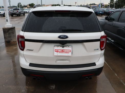 Used 2018 Ford Explorer Sport w/ Equipment Group 401A AWD/4WD image 9
