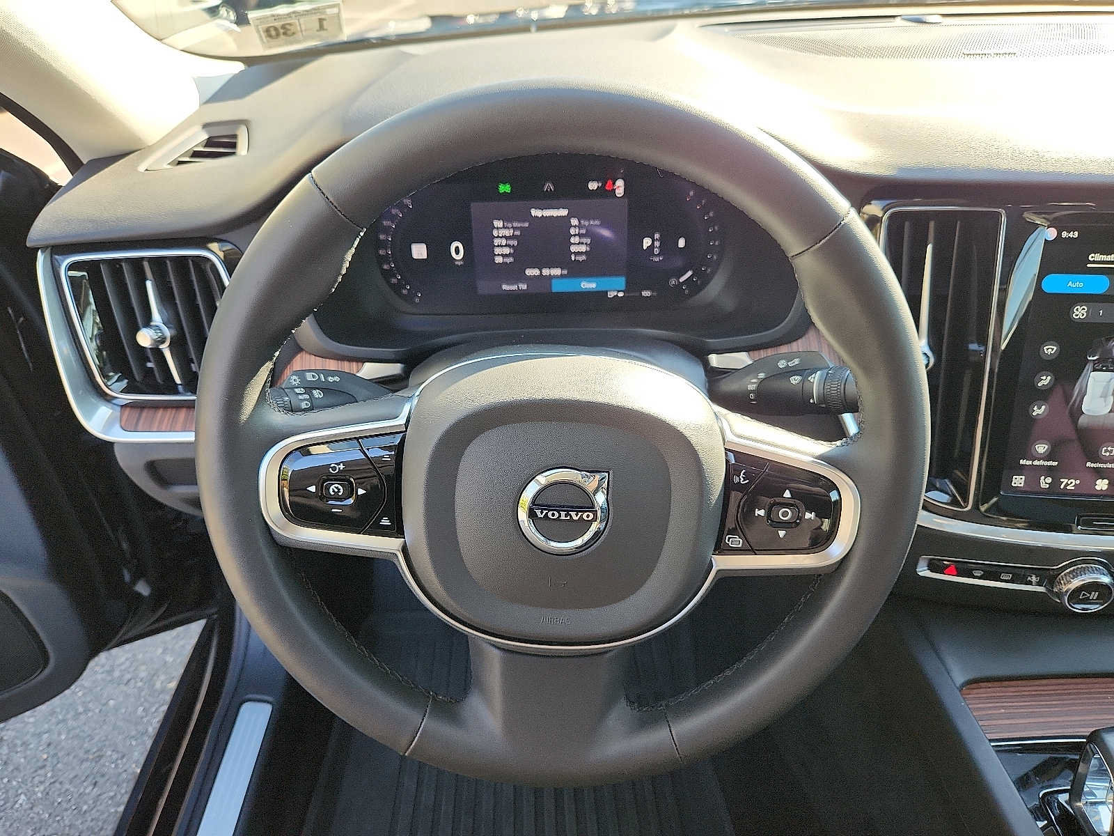 Certified 2024 Volvo S60 B5 Plus w/ Climate Package AWD/4WD image 19
