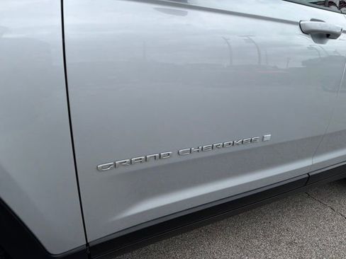 Used 2024 Jeep Grand Cherokee L Limited w/ Luxury Tech Group II image 47