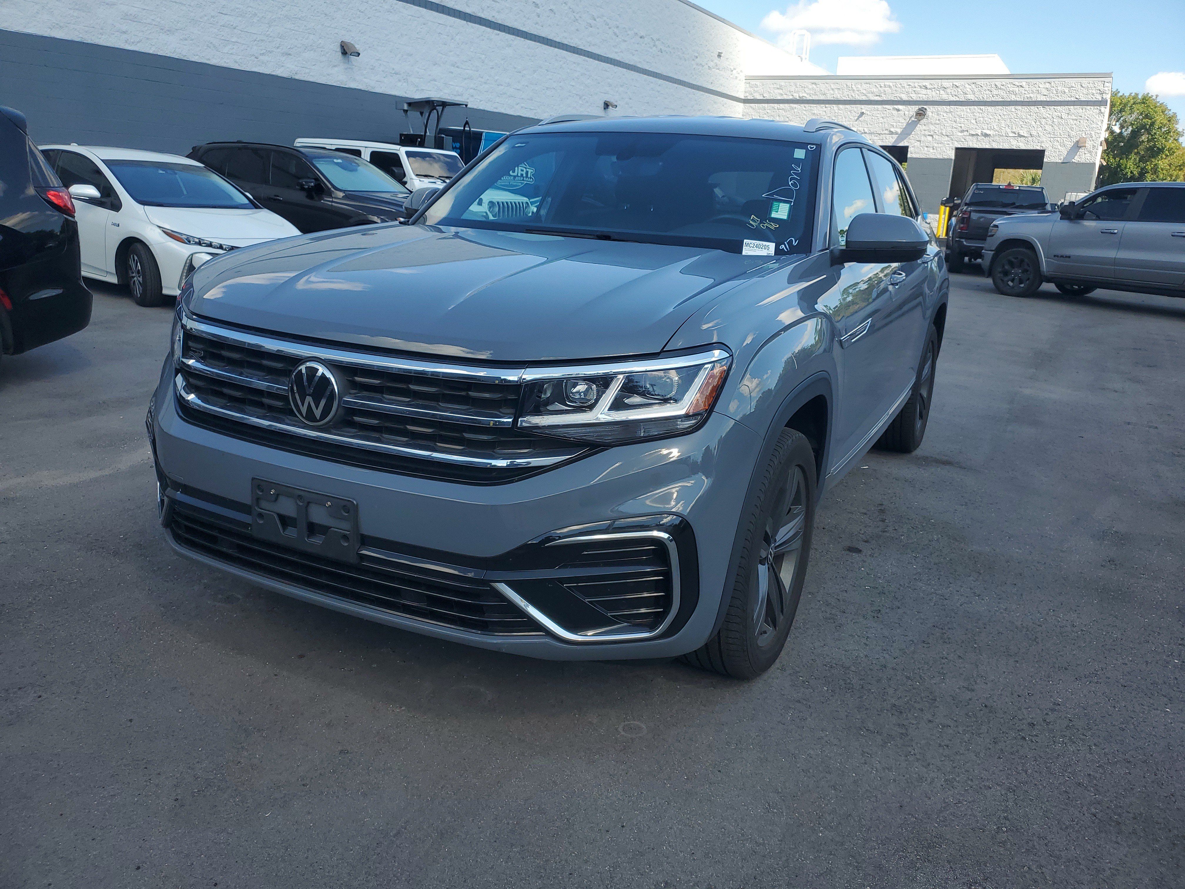Used 2021 Volkswagen Atlas Cross Sport SE FWD image 4