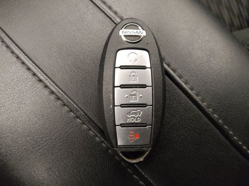 Used 2020 Nissan Rogue SV w/ Premium Package FWD image 32