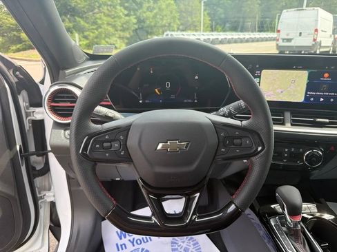 Used 2024 Chevrolet Trax RS w/ Driver Confidence Package FWD image 21