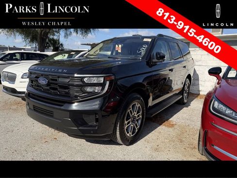 Used 2025 Ford Expedition Active RWD image 5
