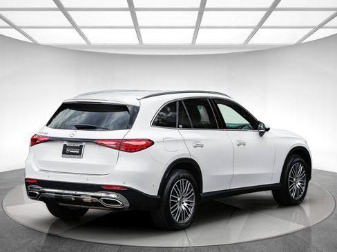 Certified 2025 Mercedes-Benz GLC 300 image 4