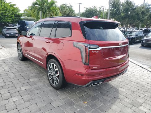 Used 2024 Cadillac XT6 Sport w/ Technology Package AWD/4WD image 4