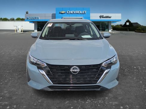 Used 2025 Nissan Sentra SV image 2