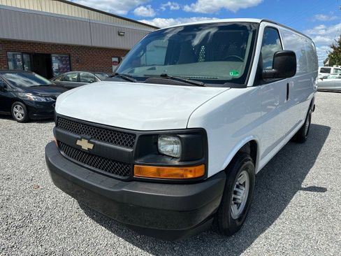 Used 2017 Chevrolet Express 2500 image 3