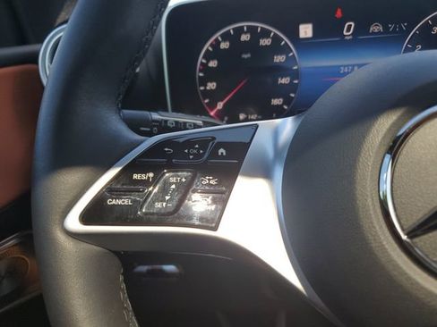 Used 2023 Mercedes-Benz GLC 300 4MATIC image 23