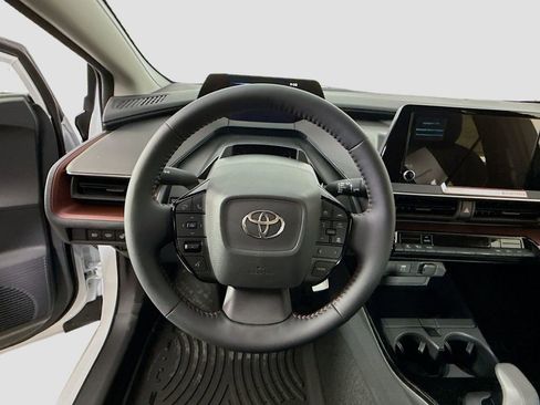 New 2026 Toyota Prius Plug-In Hybrid FWD image 11