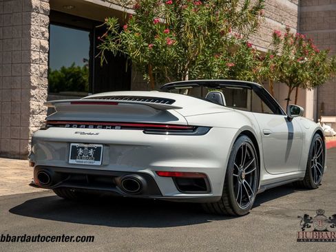 Used 2022 Porsche 911 Cabriolet AWD/4WD image 9