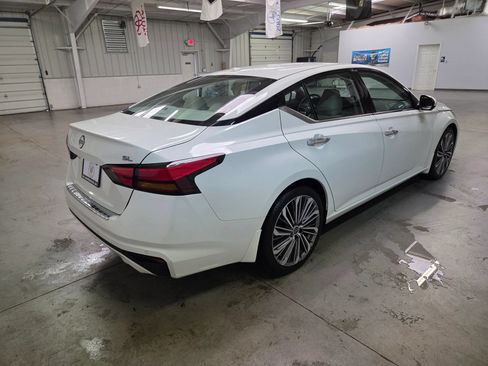Used 2023 Nissan Altima 2.5 SL FWD image 8
