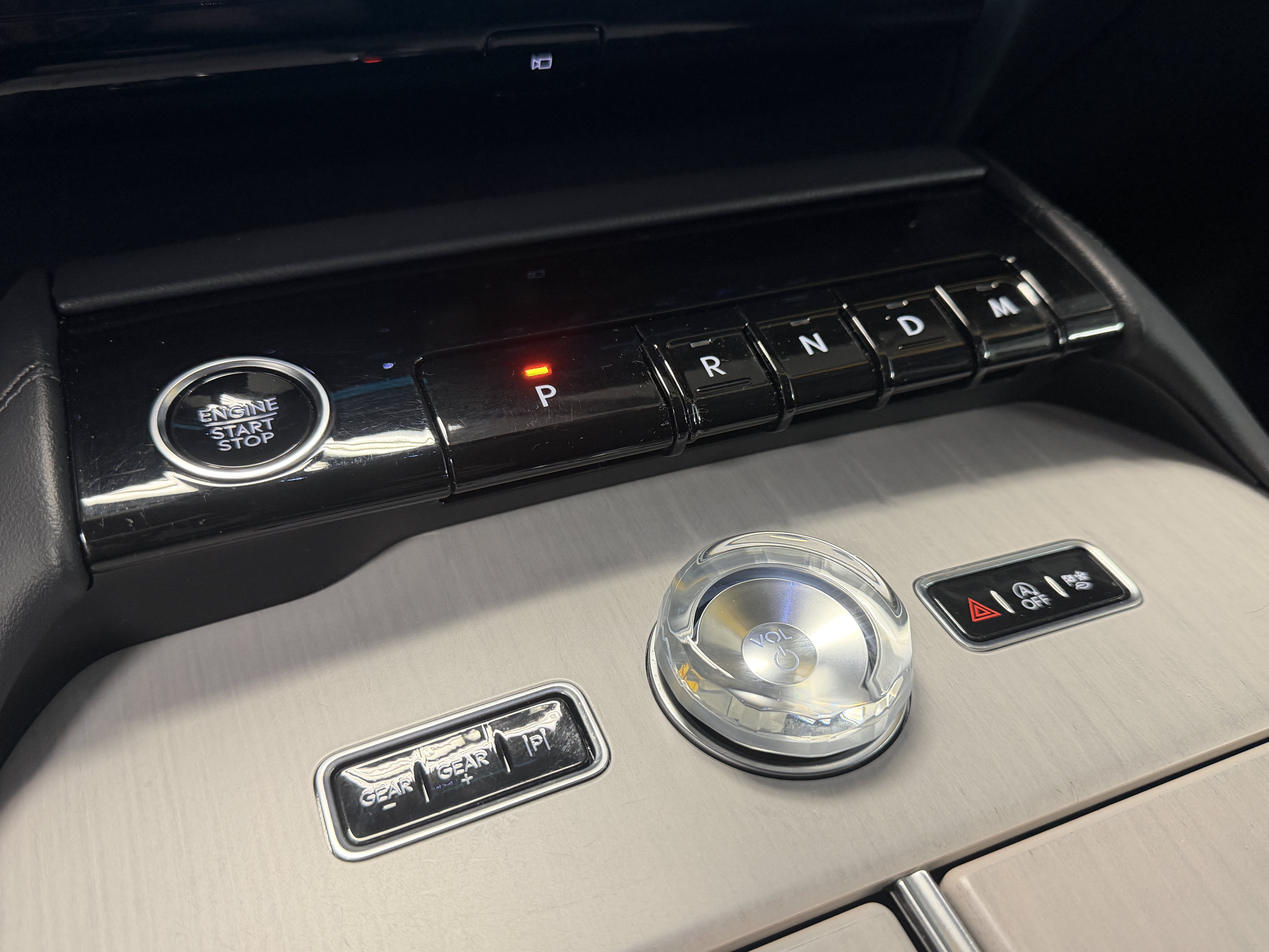 Used 2025 Lincoln Navigator L Reserve AWD/4WD image 14