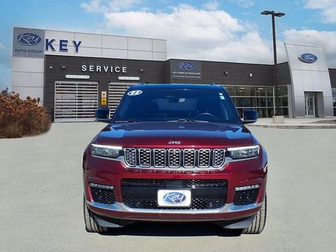 Used 2022 Jeep Grand Cherokee L Summit w/ Luxury Tech Group V image 2