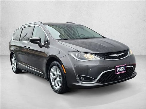 Used 2017 Chrysler Pacifica Touring-L Plus w/ Advanced Safetytec Group image 7